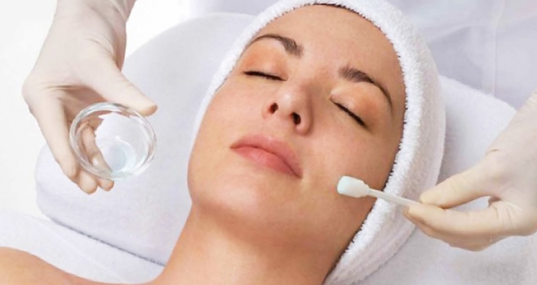 Botox vs Chemical Peels: What’s the Difference?